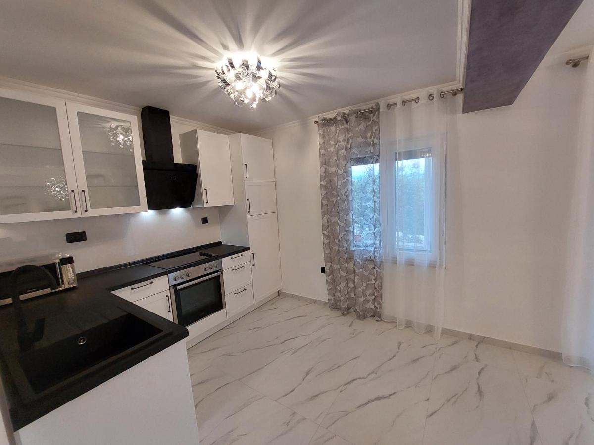 Apartments Rajna Čižići Exteriör bild