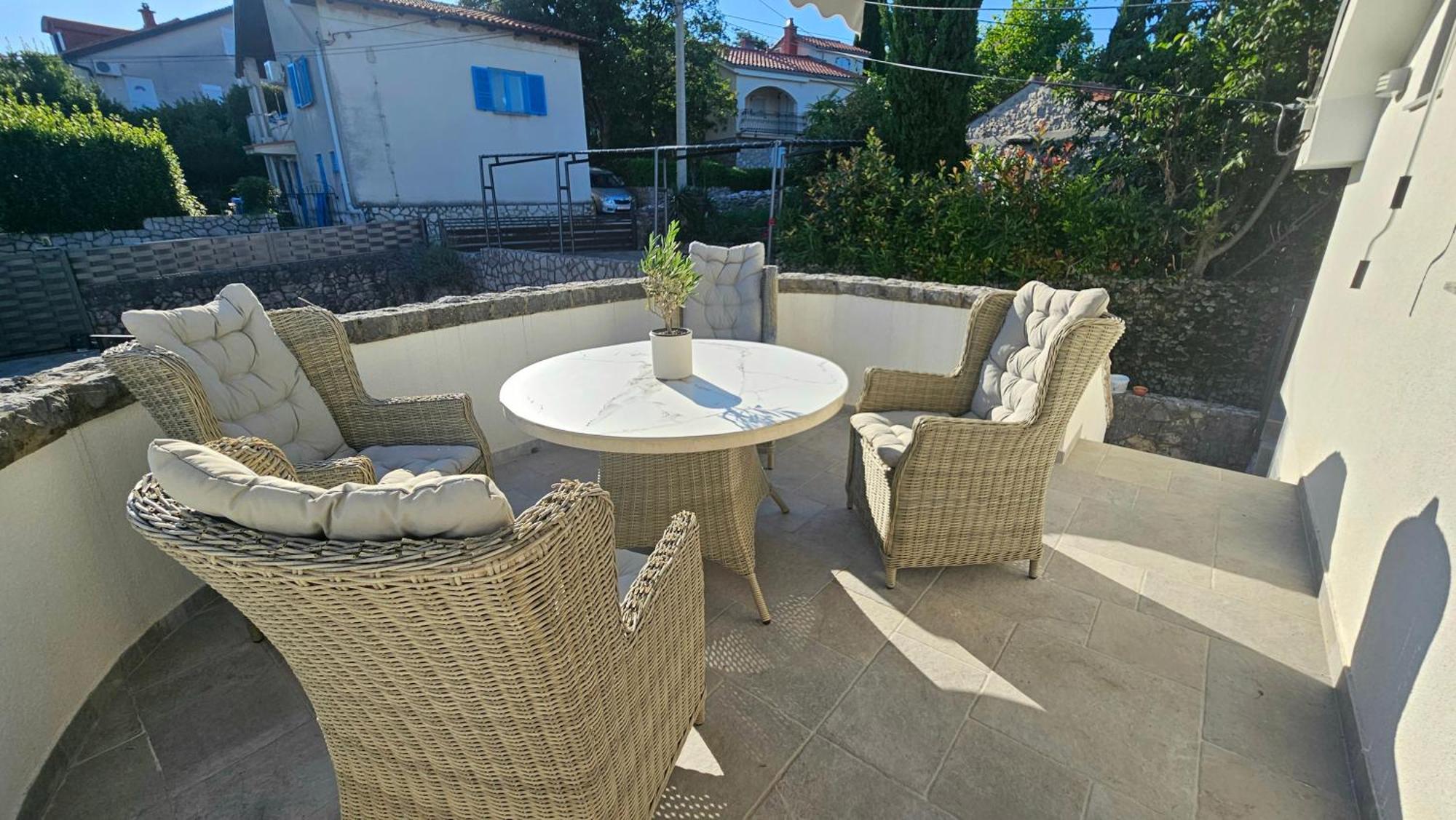Apartments Rajna Čižići Exteriör bild